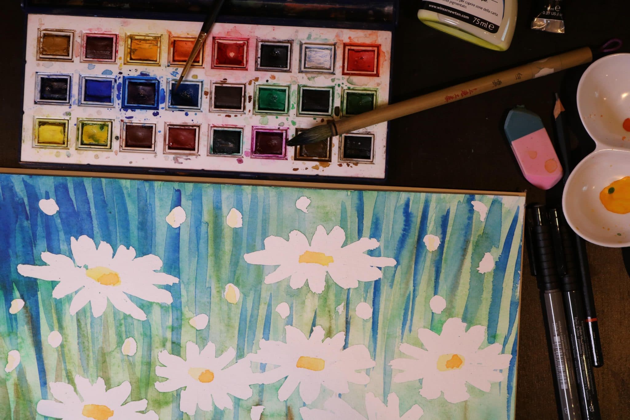 THINGS YOU SHOULD KNOW ABOUT ACRYLIC PAINT PENS